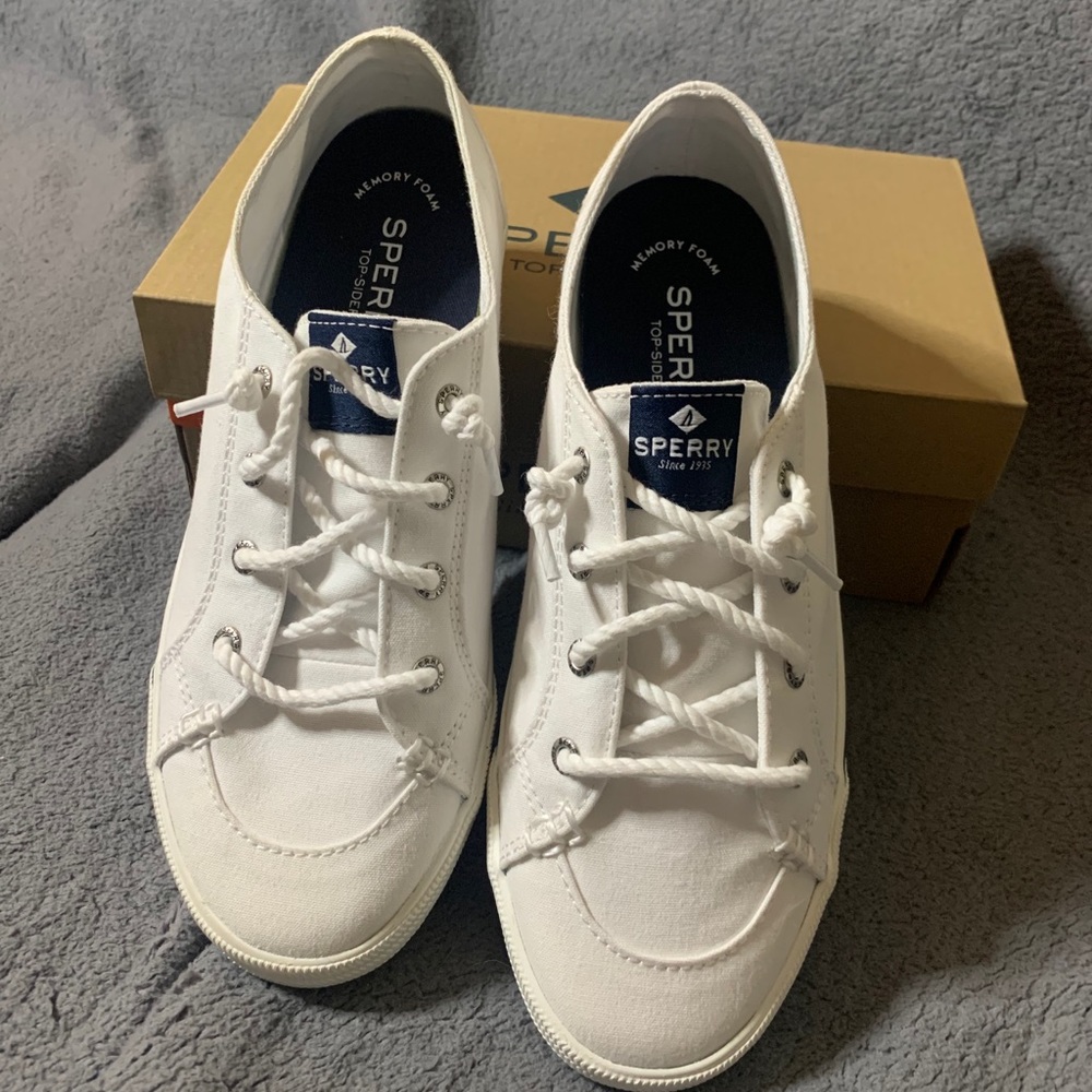 Memory Foam Sperry Sneakers!
